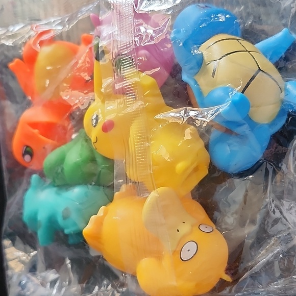Pokemon Vinyl Figures (Set of 6) - Picture 3 of 3